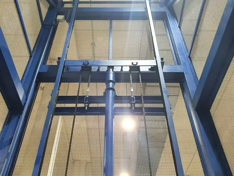 Montacargas instalado en L'Hospitalet de Llobregat
