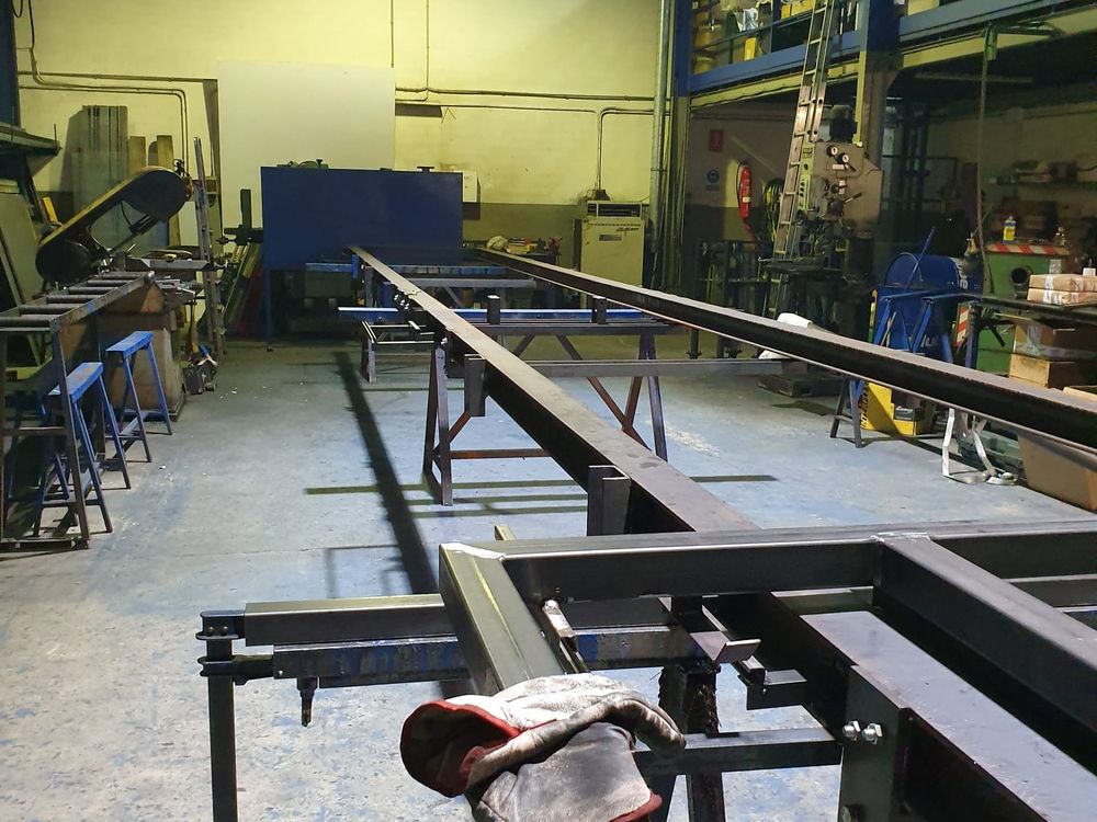 Montacargas industrial fabricado e instalado en Barcelona