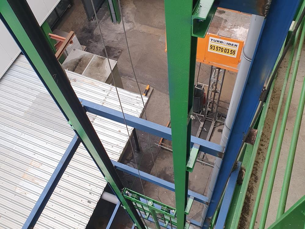 Montacargas industrial fabricado e instalado en Barcelona