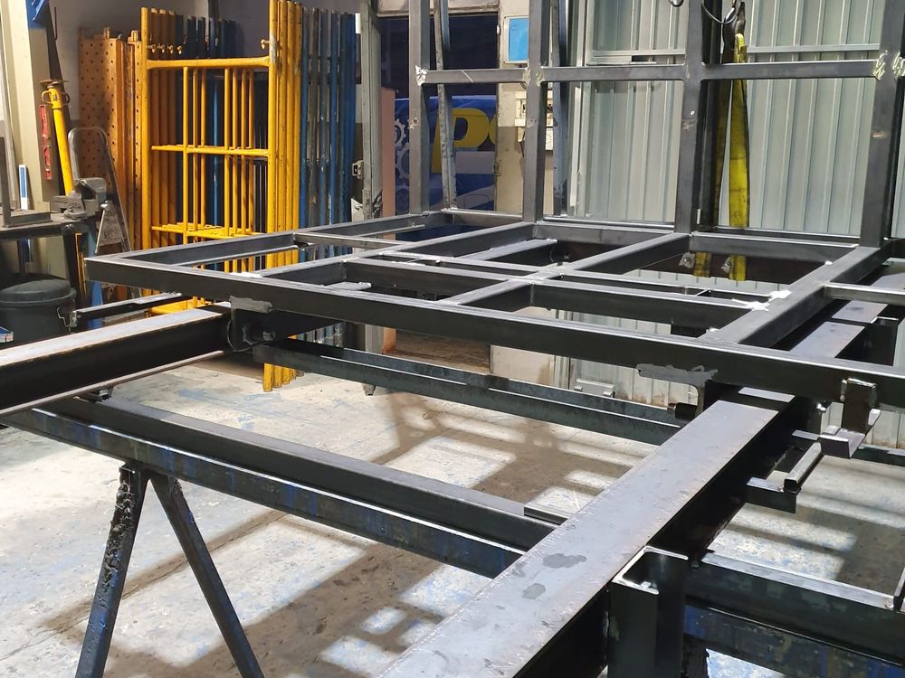 Montacargas industrial fabricado e instalado en Barcelona