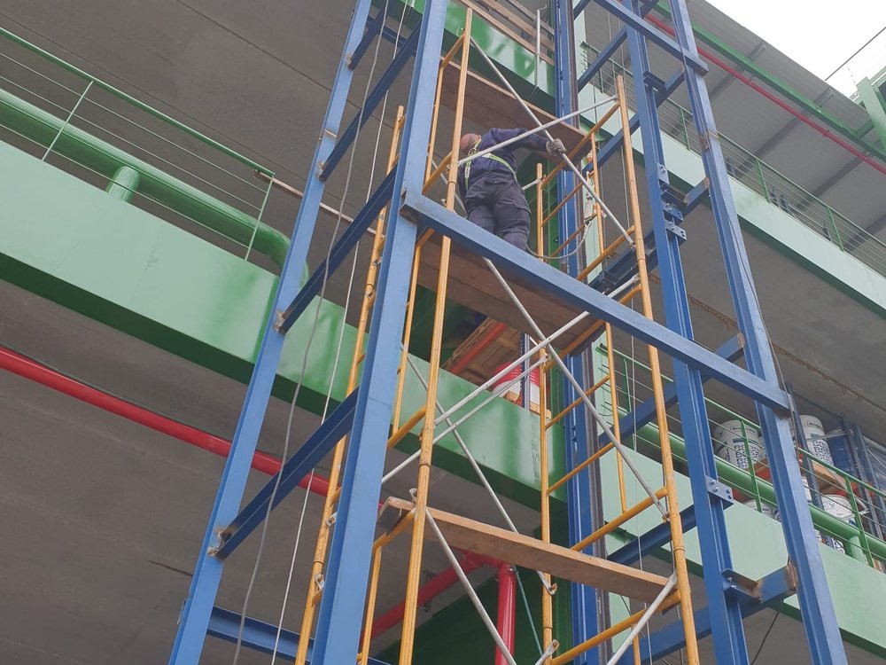 Montacargas industrial fabricado e instalado en Barcelona