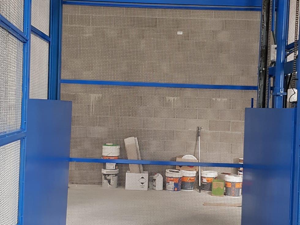 Montacargas industrial fabricado e instalado en Barcelona