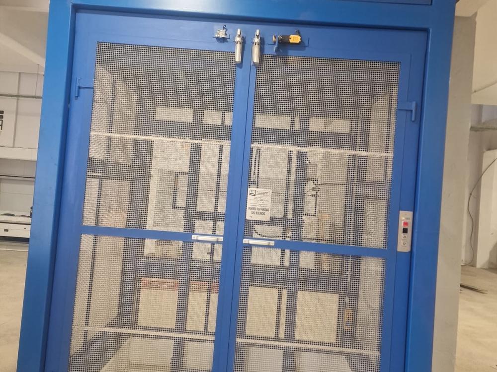Montacargas industrial fabricado e instalado en Barcelona