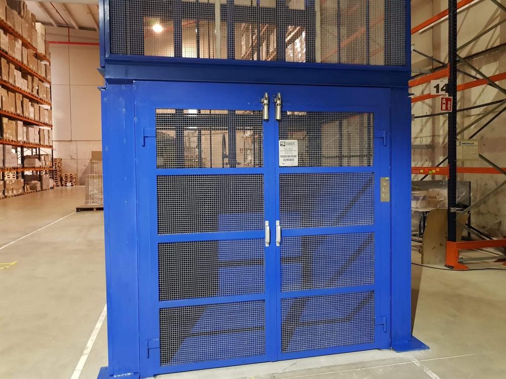 Montacargas industrial fabricado e instalado en Barcelona