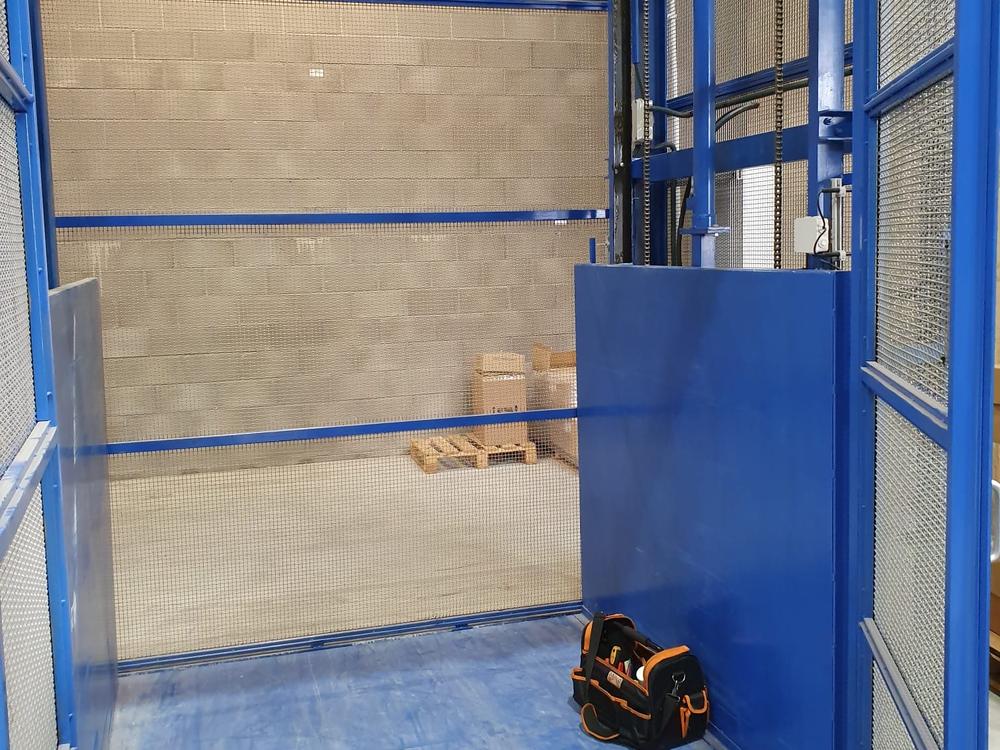 Montacargas industrial fabricado e instalado en Barcelona